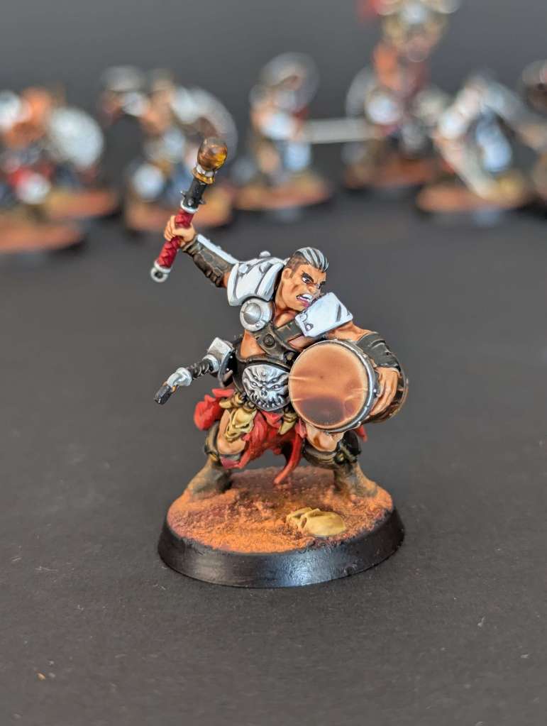 Maraudeurs Noir-serment avec armes à une main